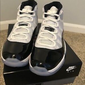 Air Jordan 11 Concords